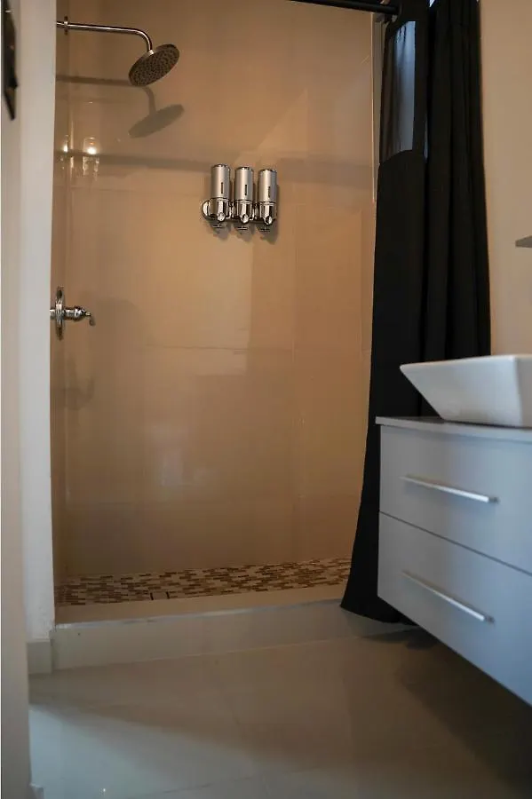 North Breeze Guest House 1 Levittown Apartamento